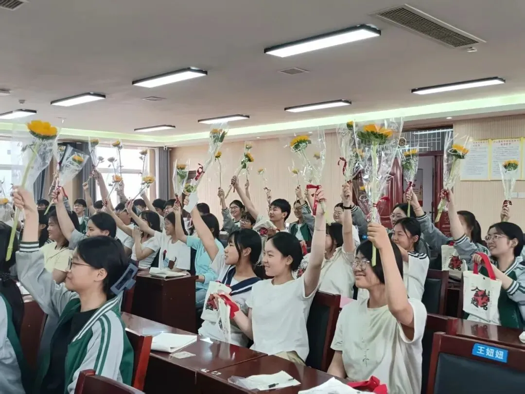 凝心聚力 圆梦中考——洪山镇团委为中考考生开展考前心理辅导活动-第2张图片-四季读书网 凝心聚力 圆梦中考——洪山镇团委为中考考生开展考前心理辅导活动-第2张图片-四季读书网