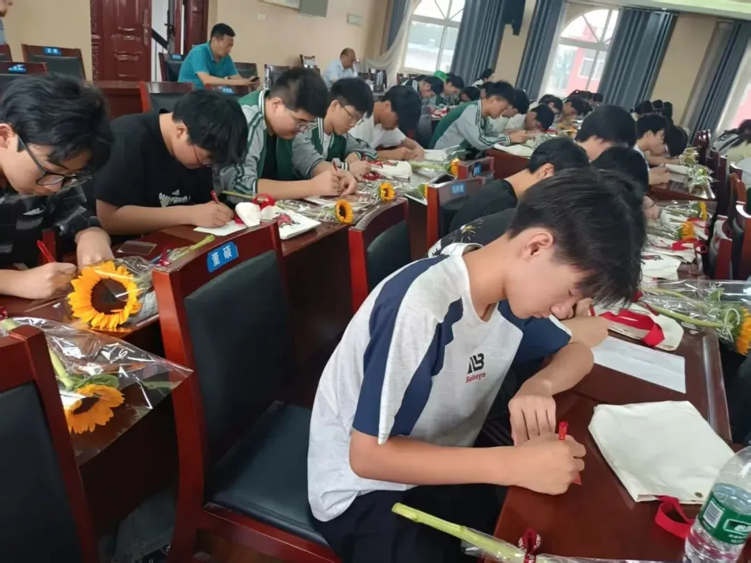 凝心聚力 圆梦中考——洪山镇团委为中考考生开展考前心理辅导活动-第6张图片-四季读书网 凝心聚力 圆梦中考——洪山镇团委为中考考生开展考前心理辅导活动-第6张图片-四季读书网