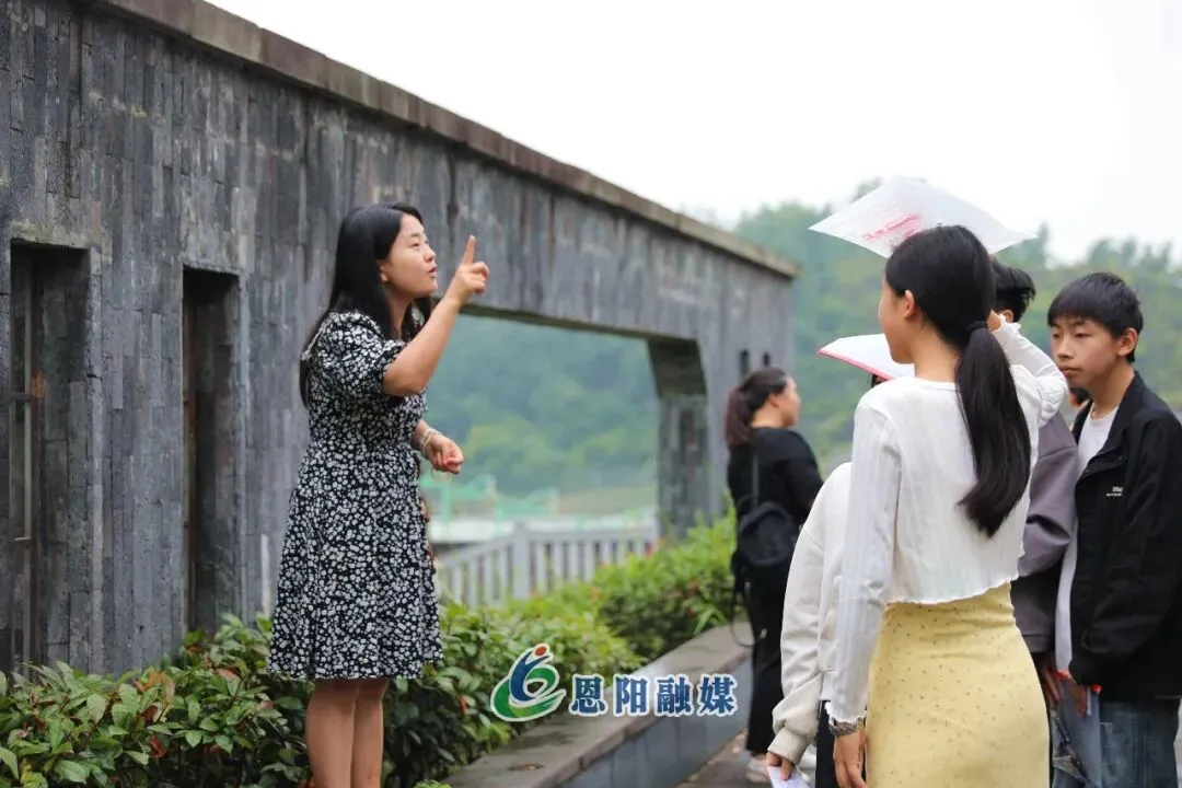 中考首日!恩阳少年执笔逐光-第8张图片-四季读书网 中考首日!恩阳少年执笔逐光-第8张图片-四季读书网