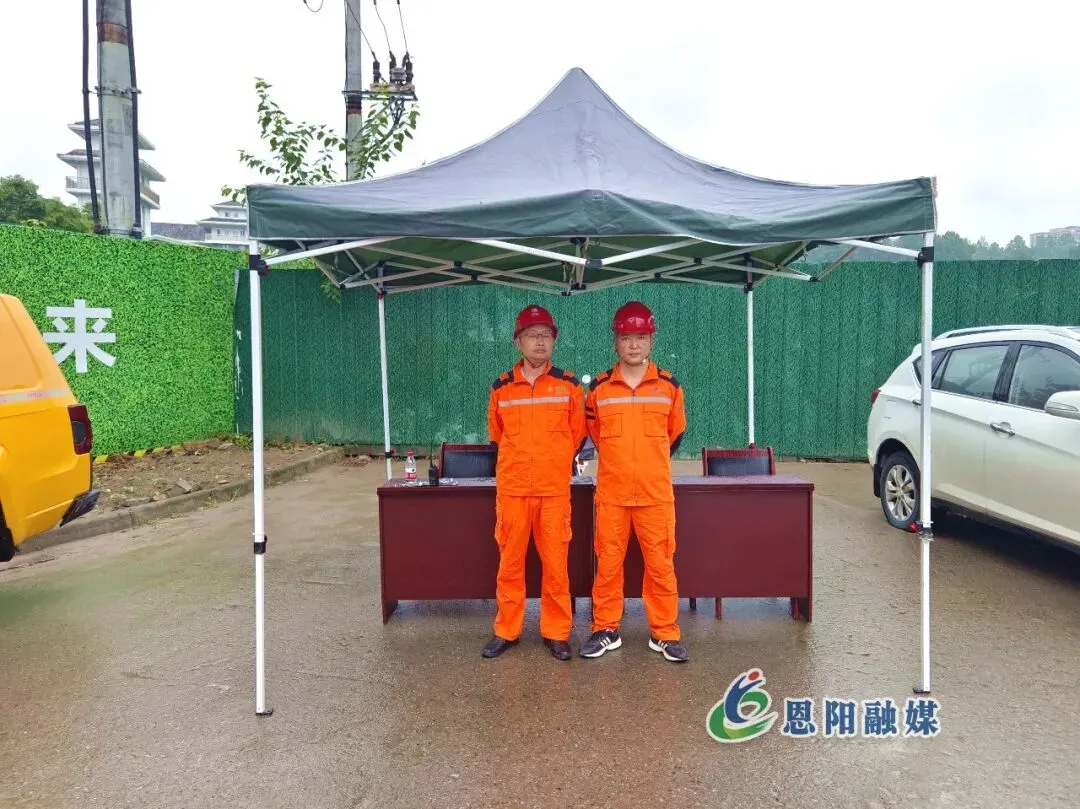 中考首日!恩阳少年执笔逐光-第10张图片-四季读书网 中考首日!恩阳少年执笔逐光-第10张图片-四季读书网