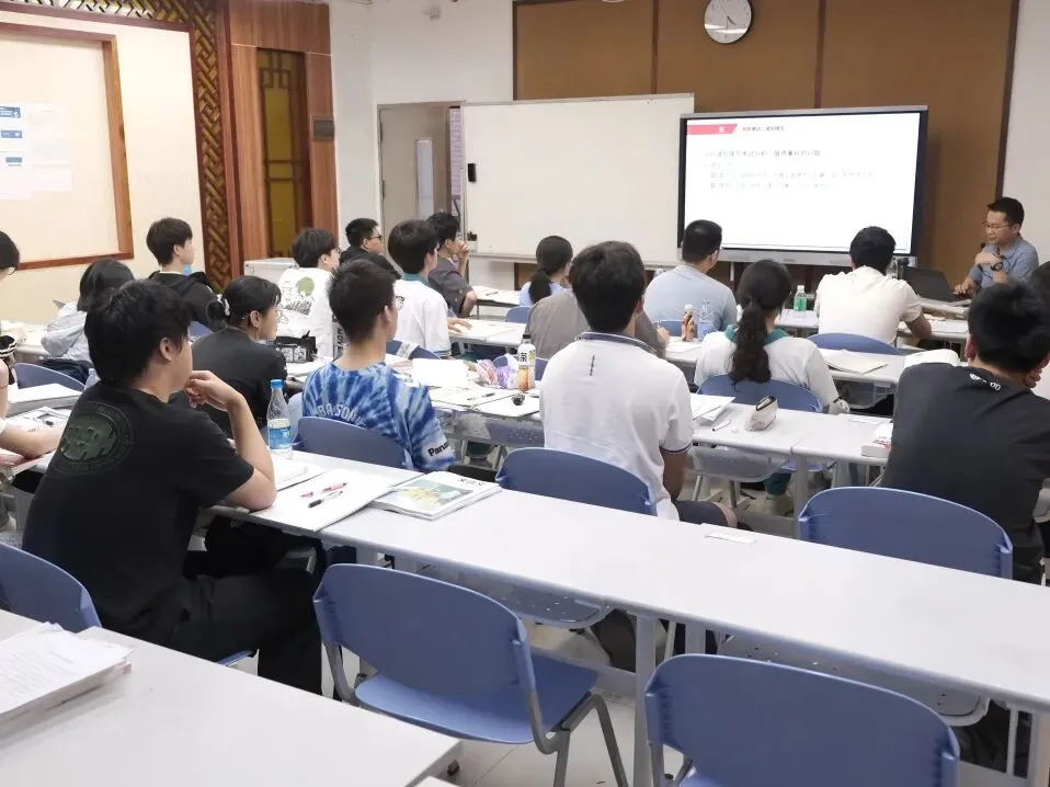 中考英语冲刺营-第19张图片-四季读书网 中考英语冲刺营-第19张图片-四季读书网
