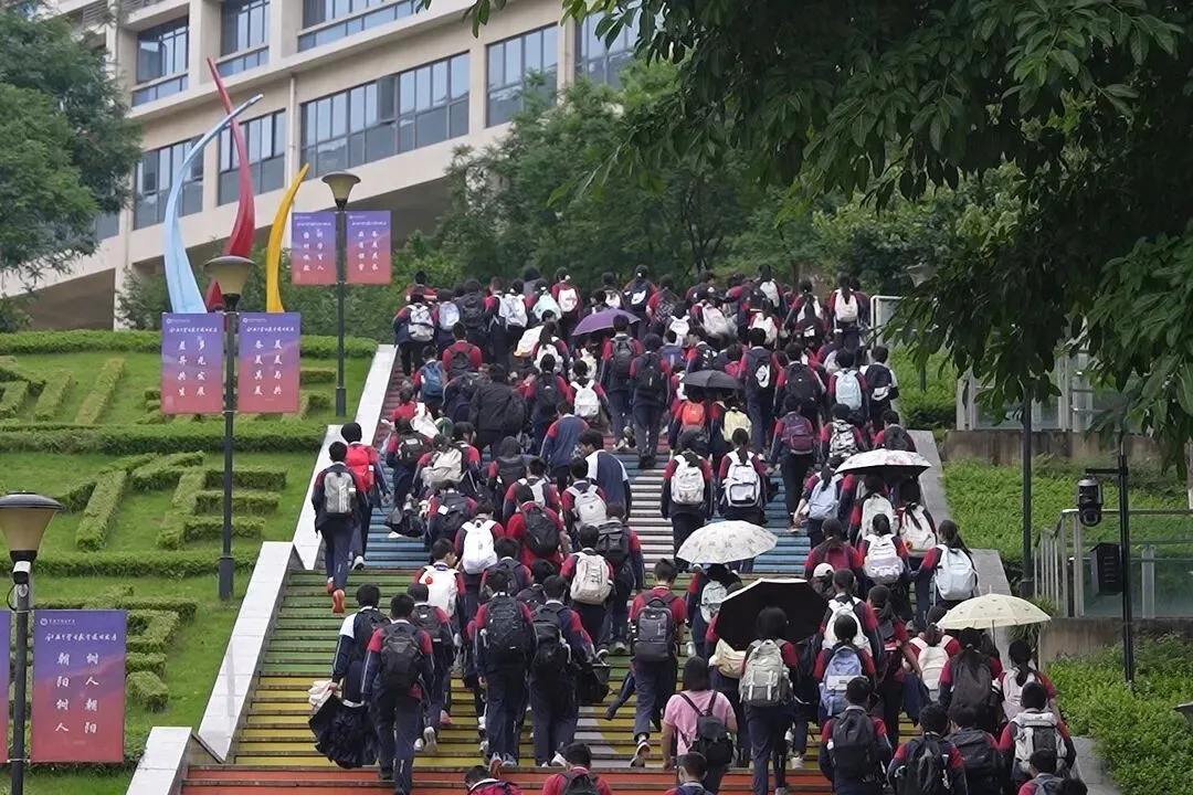 我区5725名考生参加中考-第2张图片-四季读书网