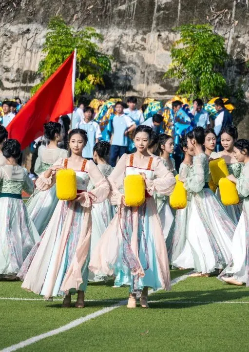 我们来了|2026年中考志愿填报指南-第23张图片-四季读书网 我们来了|2026年中考志愿填报指南-第23张图片-四季读书网