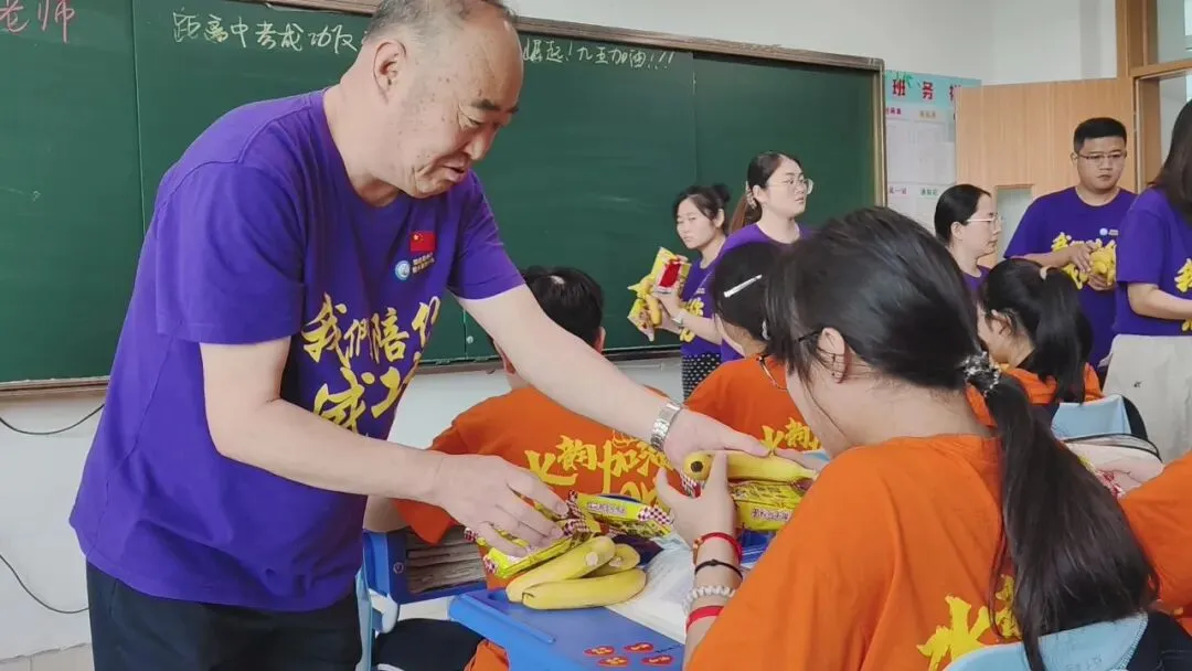 【助力中考·四】暖心护航,逐梦中考|水韵梨乡实验学校校长团队助力初三学子决胜!-第7张图片-四季读书网 【助力中考·四】暖心护航,逐梦中考|水韵梨乡实验学校校长团队助力初三学子决胜!-第7张图片-四季读书网