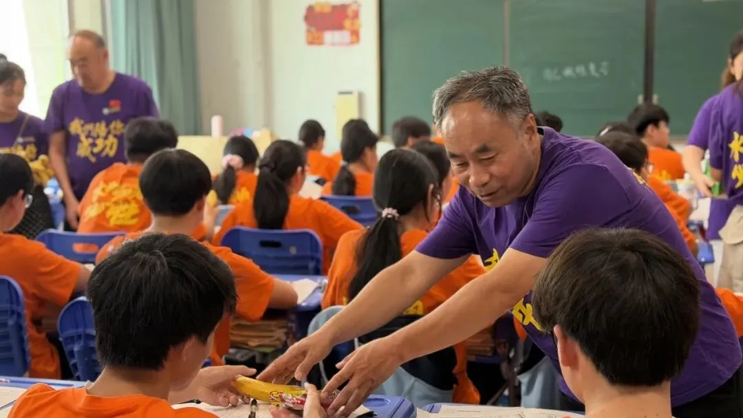 【助力中考·四】暖心护航,逐梦中考|水韵梨乡实验学校校长团队助力初三学子决胜!-第8张图片-四季读书网 【助力中考·四】暖心护航,逐梦中考|水韵梨乡实验学校校长团队助力初三学子决胜!-第8张图片-四季读书网