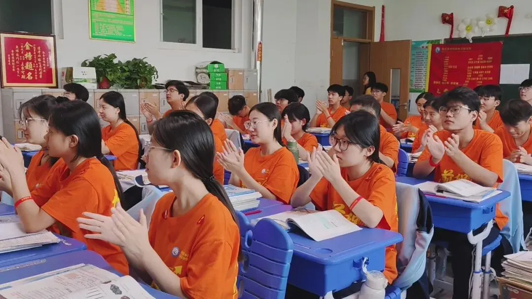 【助力中考·四】暖心护航,逐梦中考|水韵梨乡实验学校校长团队助力初三学子决胜!-第14张图片-四季读书网 【助力中考·四】暖心护航,逐梦中考|水韵梨乡实验学校校长团队助力初三学子决胜!-第14张图片-四季读书网