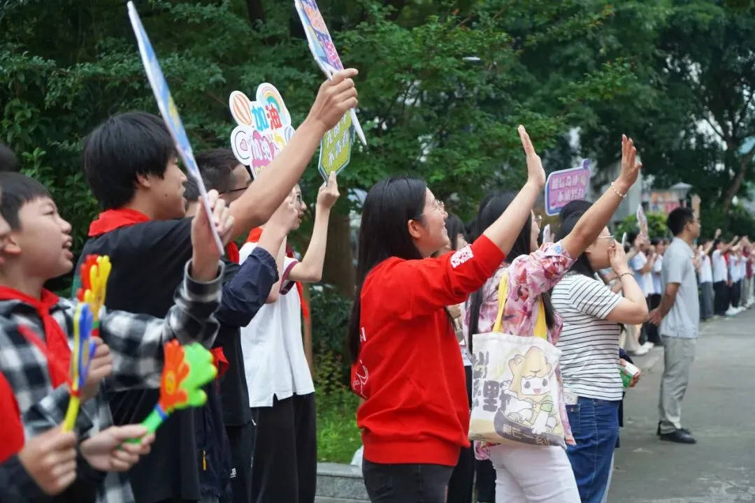聚力护航中考,广益初三学子执笔逐光!-第17张图片-四季读书网 聚力护航中考,广益初三学子执笔逐光!-第17张图片-四季读书网