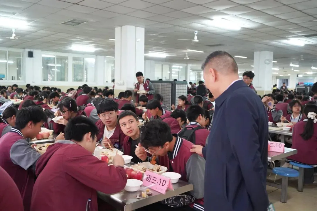 聚力护航中考,广益初三学子执笔逐光!-第34张图片-四季读书网 聚力护航中考,广益初三学子执笔逐光!-第34张图片-四季读书网