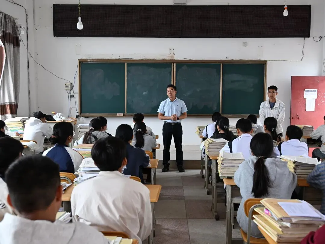 中考倒计时!马鞍底乡吹响“护考”集结号,守稳少年赶考路-第3张图片-四季读书网 中考倒计时!马鞍底乡吹响“护考”集结号,守稳少年赶考路-第3张图片-四季读书网