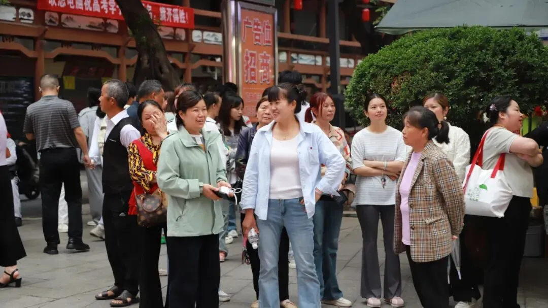 中考首日!通川千余名考生从容赴考-第5张图片-四季读书网 中考首日!通川千余名考生从容赴考-第5张图片-四季读书网