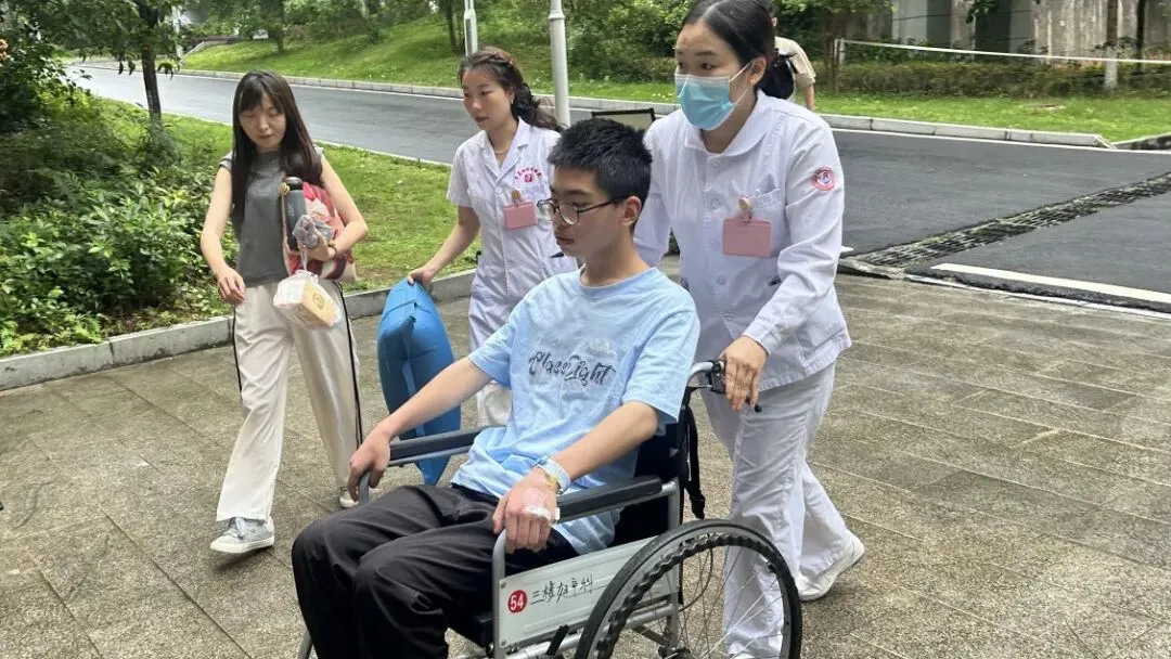 当急症撞上中考~-第6张图片-四季读书网 当急症撞上中考~-第6张图片-四季读书网