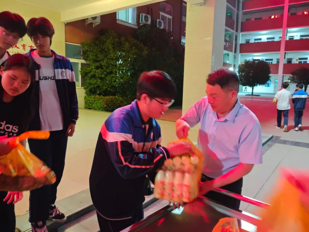 新乡县新时代学校暖胃更暖心---助力中考-第11张图片-四季读书网