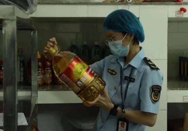 明溪开展中考考点及周边环境综合治理专项活动-第7张图片-四季读书网 明溪开展中考考点及周边环境综合治理专项活动-第7张图片-四季读书网