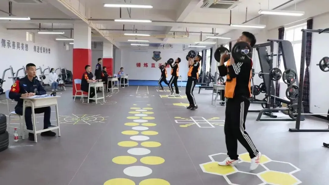 中考报读:民航空中安全保卫专业-第22张图片-四季读书网 中考报读:民航空中安全保卫专业-第22张图片-四季读书网