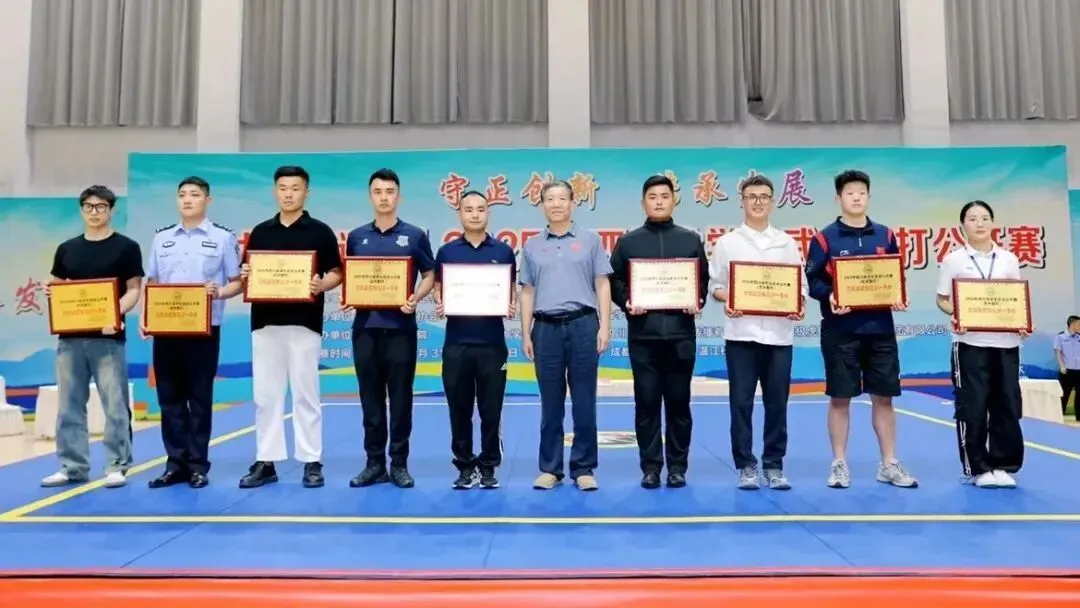 中考报读:民航空中安全保卫专业-第40张图片-四季读书网 中考报读:民航空中安全保卫专业-第40张图片-四季读书网