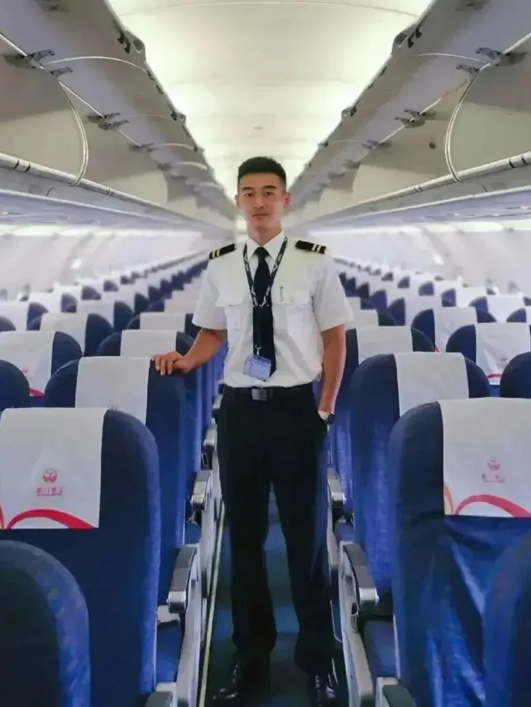 中考报读:民航空中安全保卫专业-第65张图片-四季读书网 中考报读:民航空中安全保卫专业-第65张图片-四季读书网