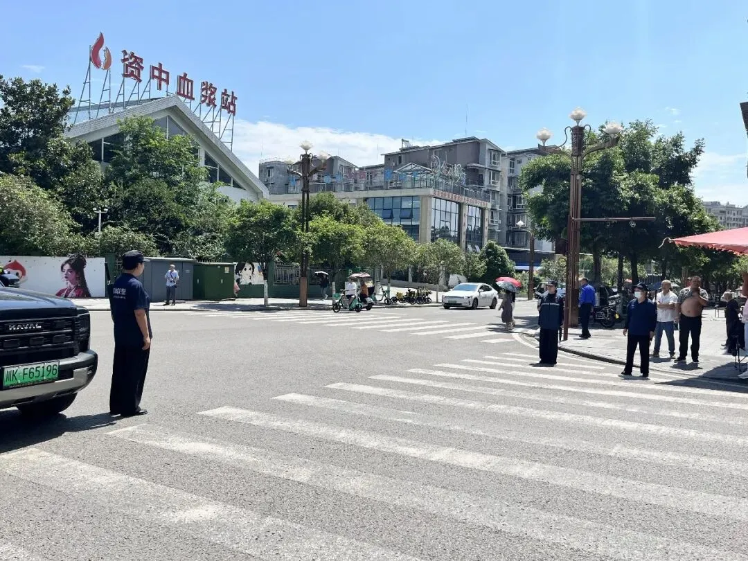 快速处置交通事故 全力护航中考出行-第5张图片-四季读书网 快速处置交通事故 全力护航中考出行-第5张图片-四季读书网
