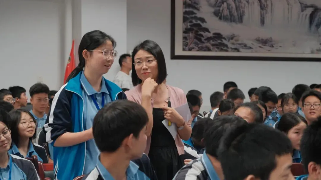 凝心聚力迎中考 殷殷期许助前行——鹤山初级中学举行初三中考誓师大会-第5张图片-四季读书网 凝心聚力迎中考 殷殷期许助前行——鹤山初级中学举行初三中考誓师大会-第5张图片-四季读书网