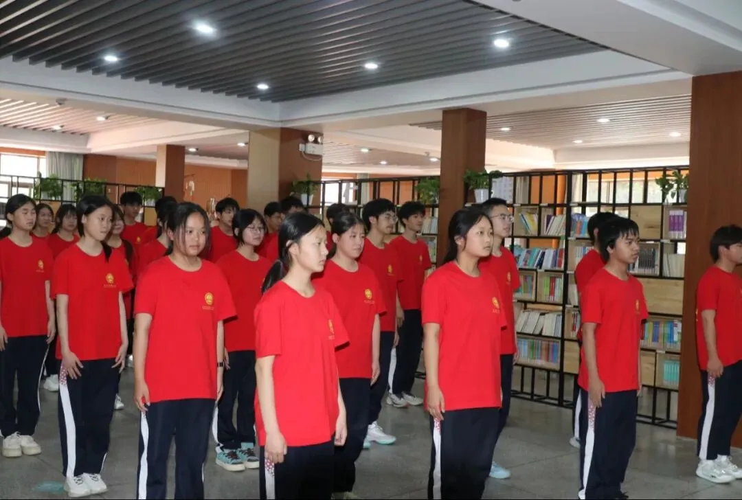 【中考加油!】以青春之名,赴梦想之约 —— 龙山学校 2026 届动员大会圆满举行-第18张图片-四季读书网