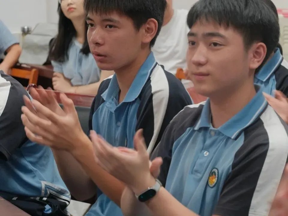 凝心聚力迎中考 殷殷期许助前行——鹤山初级中学举行初三中考誓师大会-第12张图片-四季读书网 凝心聚力迎中考 殷殷期许助前行——鹤山初级中学举行初三中考誓师大会-第12张图片-四季读书网