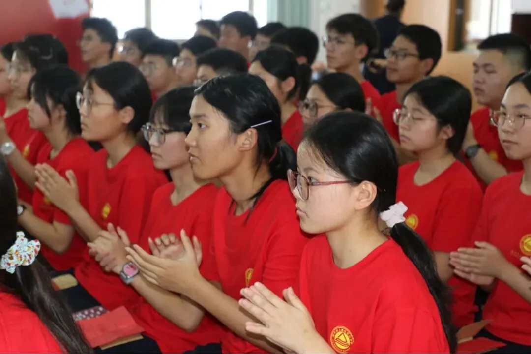 【中考加油!】以青春之名,赴梦想之约 —— 龙山学校 2026 届动员大会圆满举行-第27张图片-四季读书网
