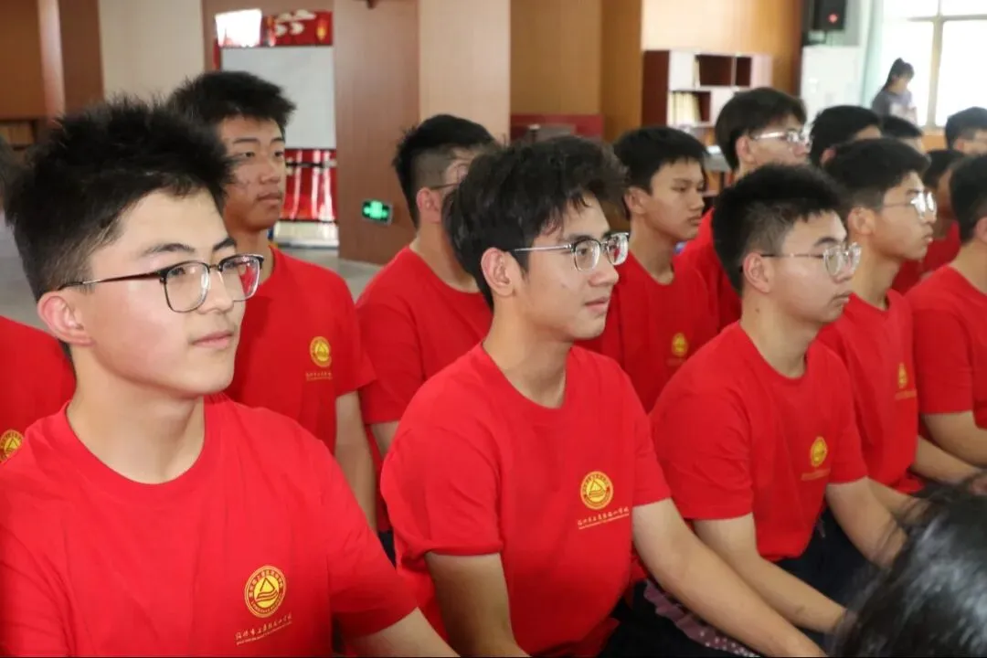 【中考加油!】以青春之名,赴梦想之约 —— 龙山学校 2026 届动员大会圆满举行-第28张图片-四季读书网