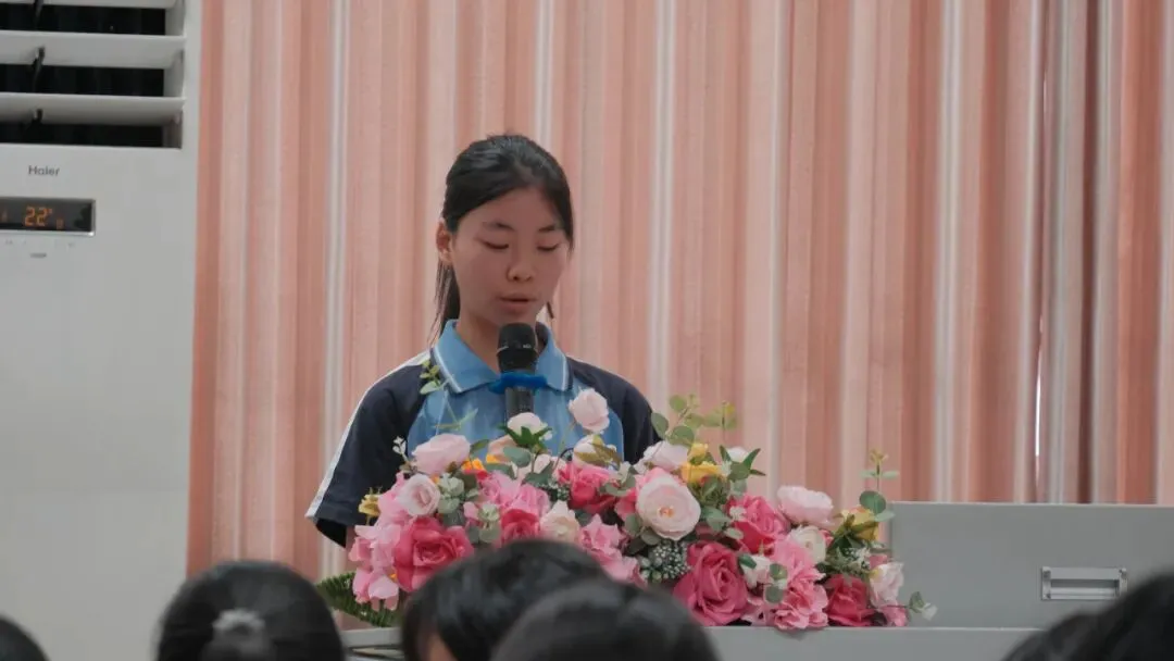 凝心聚力迎中考 殷殷期许助前行——鹤山初级中学举行初三中考誓师大会-第14张图片-四季读书网 凝心聚力迎中考 殷殷期许助前行——鹤山初级中学举行初三中考誓师大会-第14张图片-四季读书网