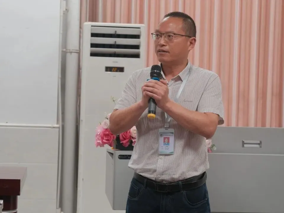 凝心聚力迎中考 殷殷期许助前行——鹤山初级中学举行初三中考誓师大会-第15张图片-四季读书网 凝心聚力迎中考 殷殷期许助前行——鹤山初级中学举行初三中考誓师大会-第15张图片-四季读书网