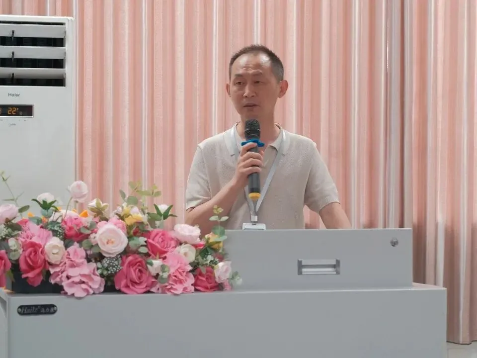 凝心聚力迎中考 殷殷期许助前行——鹤山初级中学举行初三中考誓师大会-第19张图片-四季读书网 凝心聚力迎中考 殷殷期许助前行——鹤山初级中学举行初三中考誓师大会-第19张图片-四季读书网