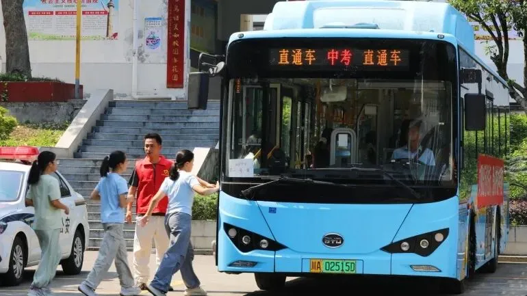 邛崃公交“中考护航专线”暖心送考,助梦起航!-第19张图片-四季读书网 邛崃公交“中考护航专线”暖心送考,助梦起航!-第19张图片-四季读书网