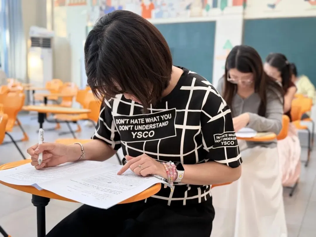 双语小学丨共研中考真题 聚力教学方向 “文”能提笔,“综”合赋能——小学部教师进行中考题测评-第14张图片-四季读书网 双语小学丨共研中考真题 聚力教学方向 “文”能提笔,“综”合赋能——小学部教师进行中考题测评-第14张图片-四季读书网