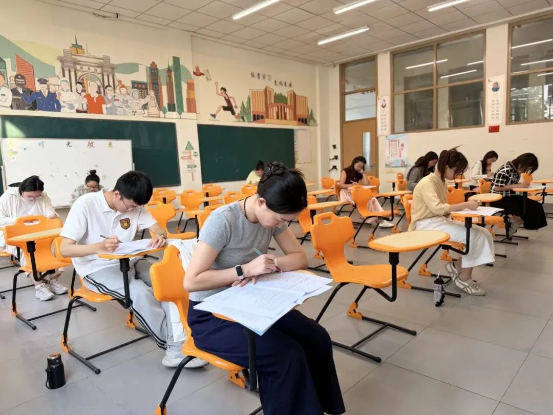 双语小学丨共研中考真题 聚力教学方向 “文”能提笔,“综”合赋能——小学部教师进行中考题测评-第19张图片-四季读书网 双语小学丨共研中考真题 聚力教学方向 “文”能提笔,“综”合赋能——小学部教师进行中考题测评-第19张图片-四季读书网