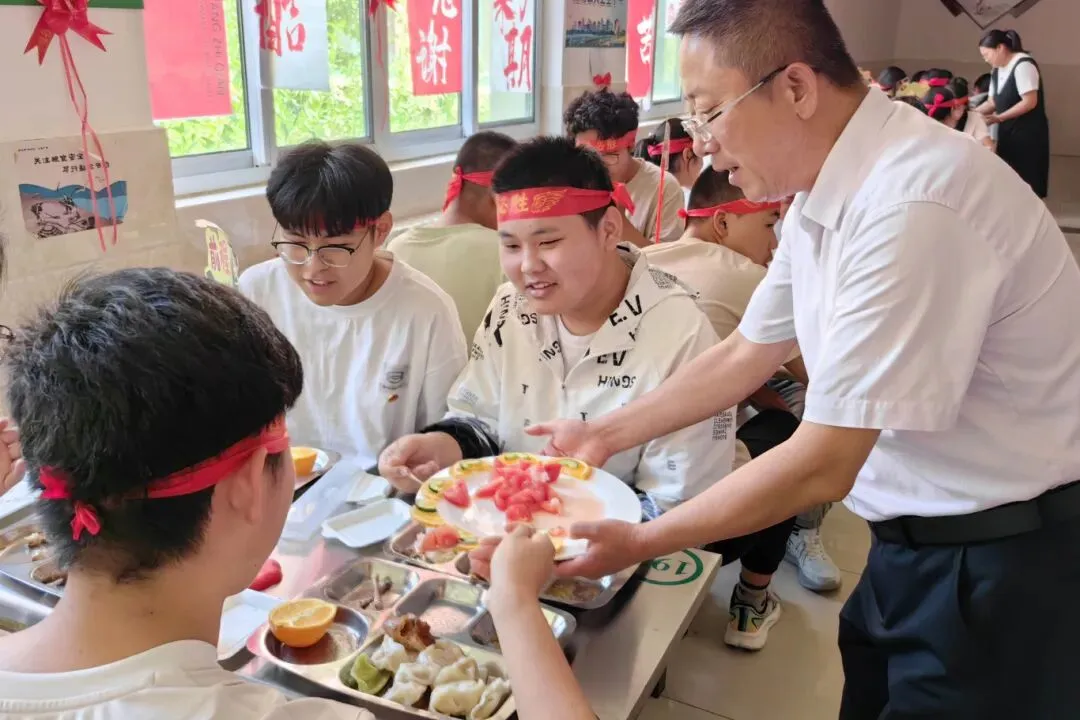 厉兵秣马,决胜中考——中天远大联合多校举办2026考前动员活动-第31张图片-四季读书网 厉兵秣马,决胜中考——中天远大联合多校举办2026考前动员活动-第31张图片-四季读书网