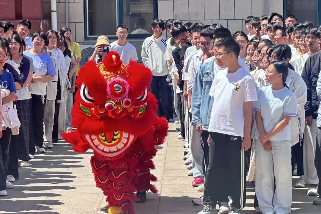 厉兵秣马,决胜中考——中天远大联合多校举办2026考前动员活动-第38张图片-四季读书网 厉兵秣马,决胜中考——中天远大联合多校举办2026考前动员活动-第38张图片-四季读书网