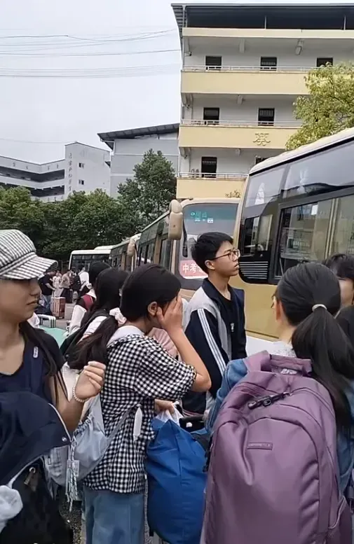 梁平7100人今起中考.....重庆25所本地公办大学录取分数线可信吗?-第5张图片-四季读书网 梁平7100人今起中考.....重庆25所本地公办大学录取分数线可信吗?-第5张图片-四季读书网