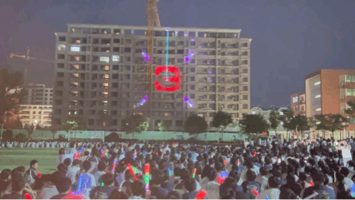 中考前夜:崇文全校奔赴的温柔,只为出征的你!-第36张图片-四季读书网