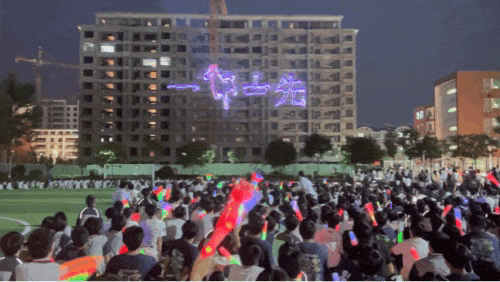 中考前夜:崇文全校奔赴的温柔,只为出征的你!-第37张图片-四季读书网