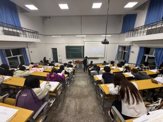 【佳·学院动态】模考砺练备四级,实练凝心促成长——教育科学学院开展大学英语四级-第2张图片-四季读书网 【佳·学院动态】模考砺练备四级,实练凝心促成长——教育科学学院开展大学英语四级-第2张图片-四季读书网