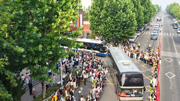 护航中考,为梦前行!交管日照港大队全力守护学子赶考路-第13张图片-四季读书网