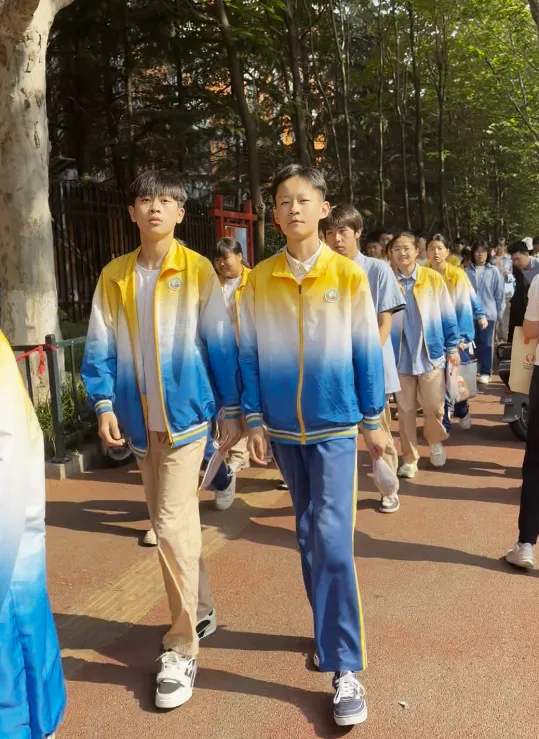 今天,日照中考开考!直击现场……-第32张图片-四季读书网 今天,日照中考开考!直击现场……-第32张图片-四季读书网