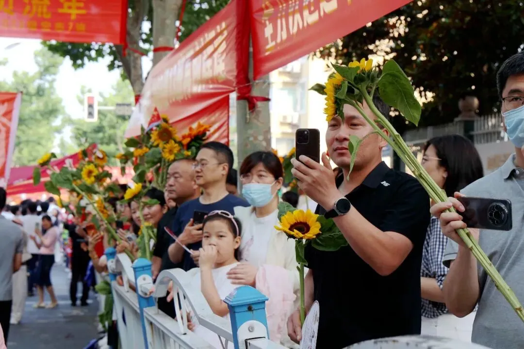 今天,日照中考开考!直击现场……-第43张图片-四季读书网 今天,日照中考开考!直击现场……-第43张图片-四季读书网