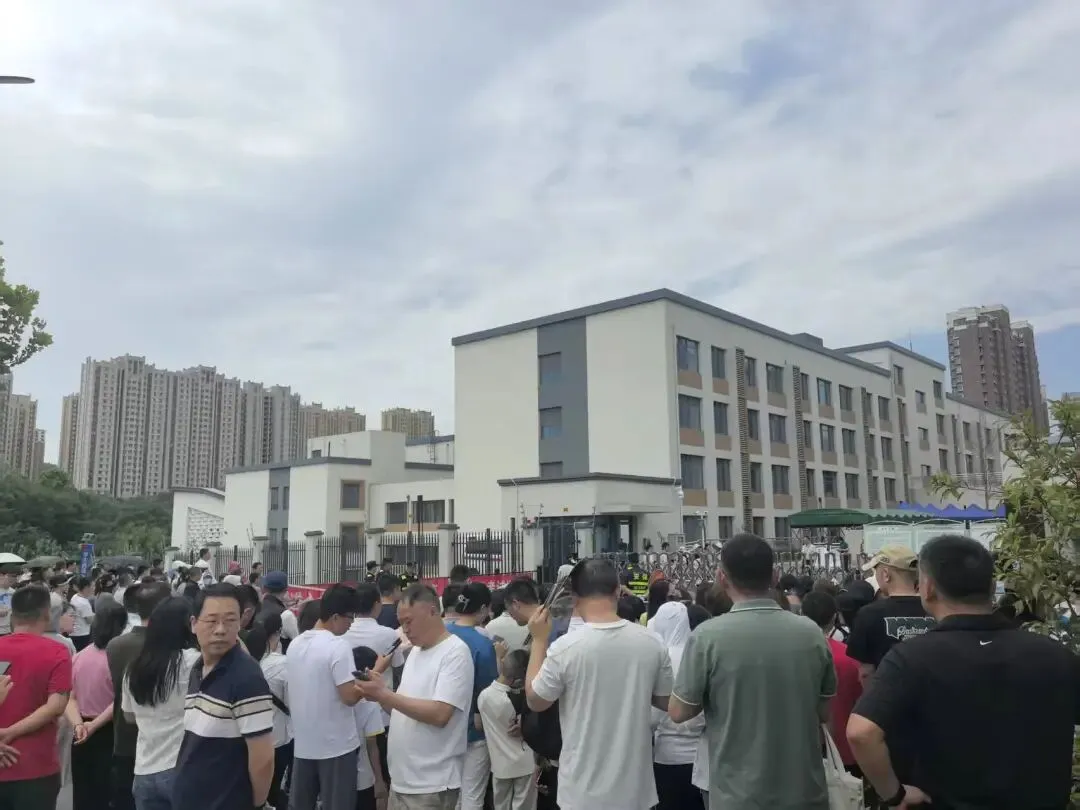 刚刚,济南中考作文题揭晓!如果是你会怎么写?【山东商报·山海新闻】-第11张图片-四季读书网