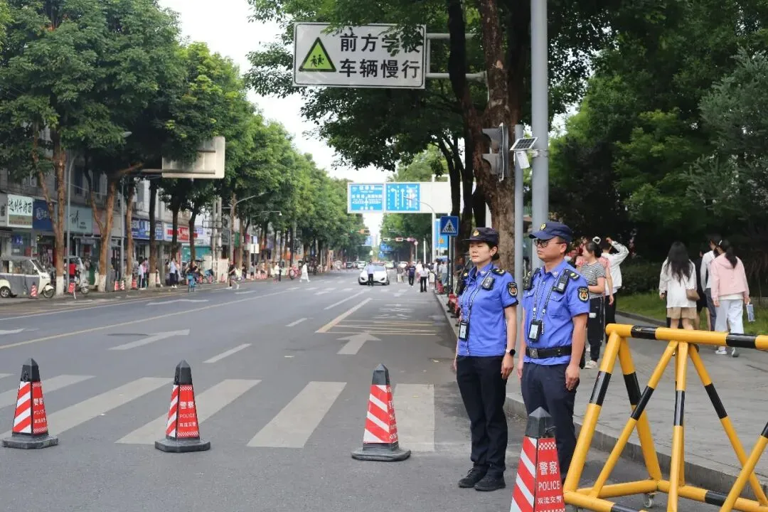 护航中考,“城”心相伴-第1张图片-四季读书网 护航中考,“城”心相伴-第1张图片-四季读书网