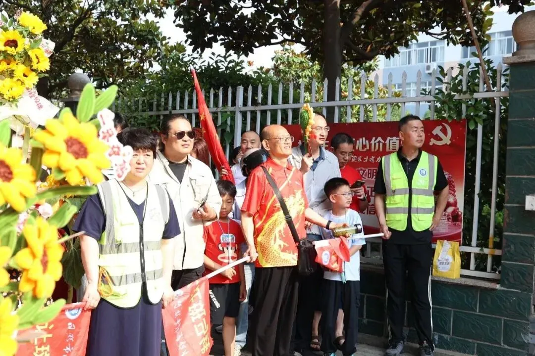 中考加油!现场直击!-第33张图片-四季读书网 中考加油!现场直击!-第33张图片-四季读书网