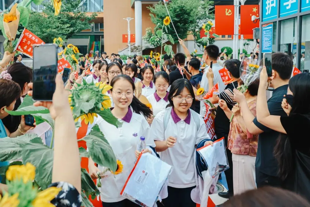 印象邹渤(16)| 中考出征!这一刻,邹渤少年燃爆了-第3张图片-四季读书网