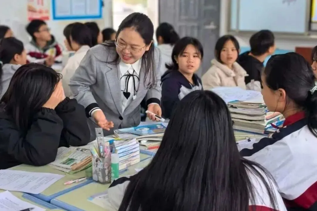 中考特辑|倒计时冲刺!资深老师直播间在线支招,解开你的备考烦恼-第4张图片-四季读书网 中考特辑|倒计时冲刺!资深老师直播间在线支招,解开你的备考烦恼-第4张图片-四季读书网