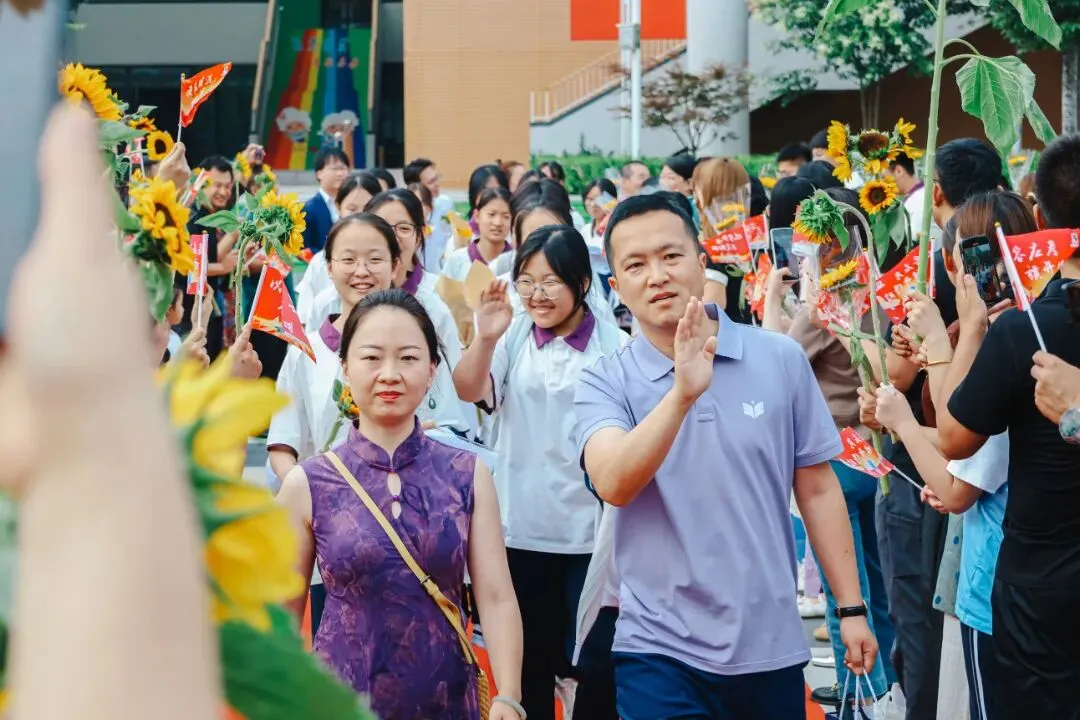 印象邹渤(16)| 中考出征!这一刻,邹渤少年燃爆了-第15张图片-四季读书网