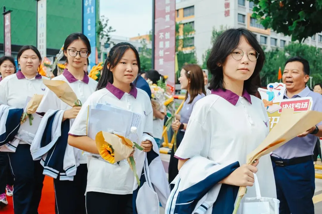 印象邹渤(16)| 中考出征!这一刻,邹渤少年燃爆了-第17张图片-四季读书网