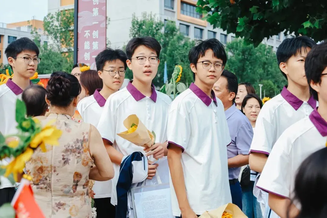 印象邹渤(16)| 中考出征!这一刻,邹渤少年燃爆了-第21张图片-四季读书网