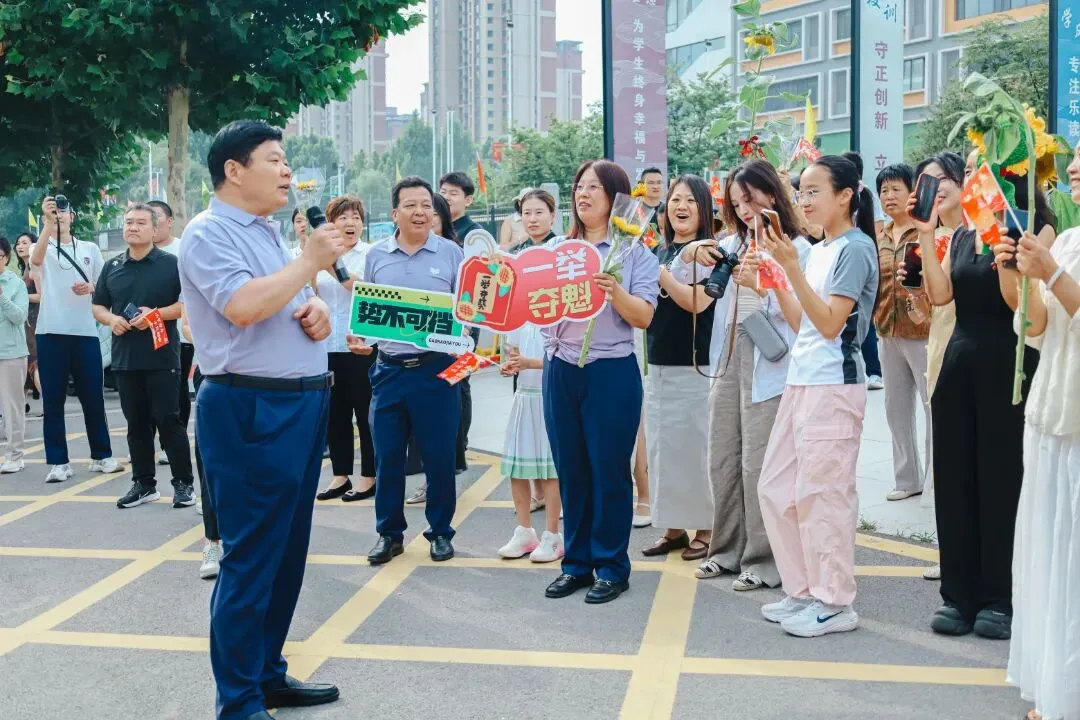 印象邹渤(16)| 中考出征!这一刻,邹渤少年燃爆了-第27张图片-四季读书网